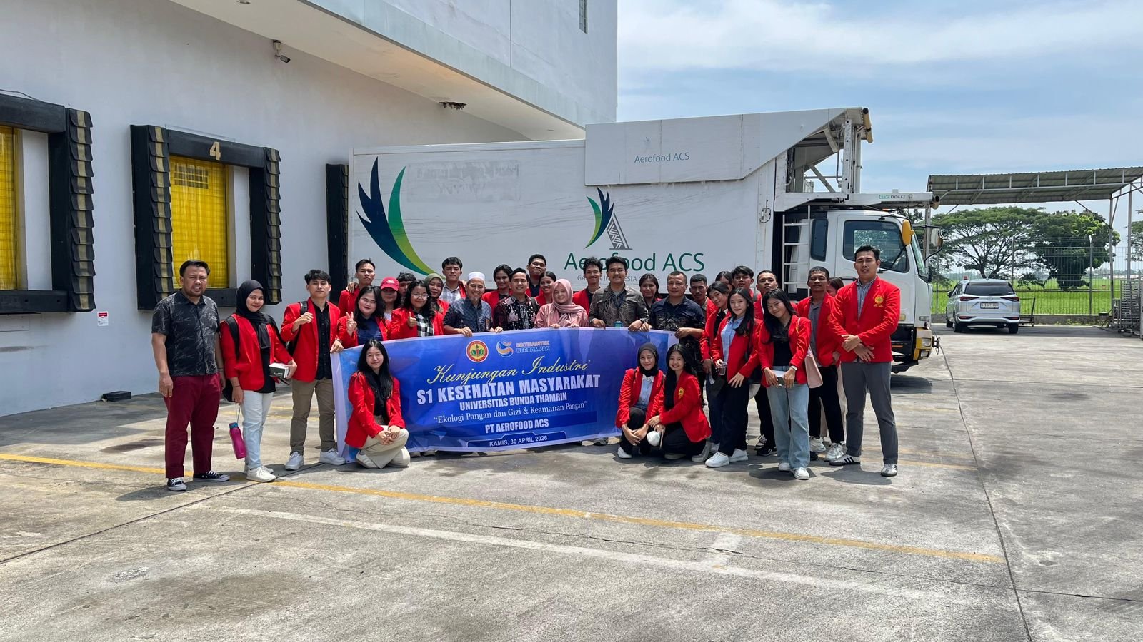 Kunjungan Industri Prodi Kesmas ke PT Aerofood ACS Kualanamu: Pengalaman Nyata dalam Pembelajaran Ekologi Pangan dan Keamanan Pangan